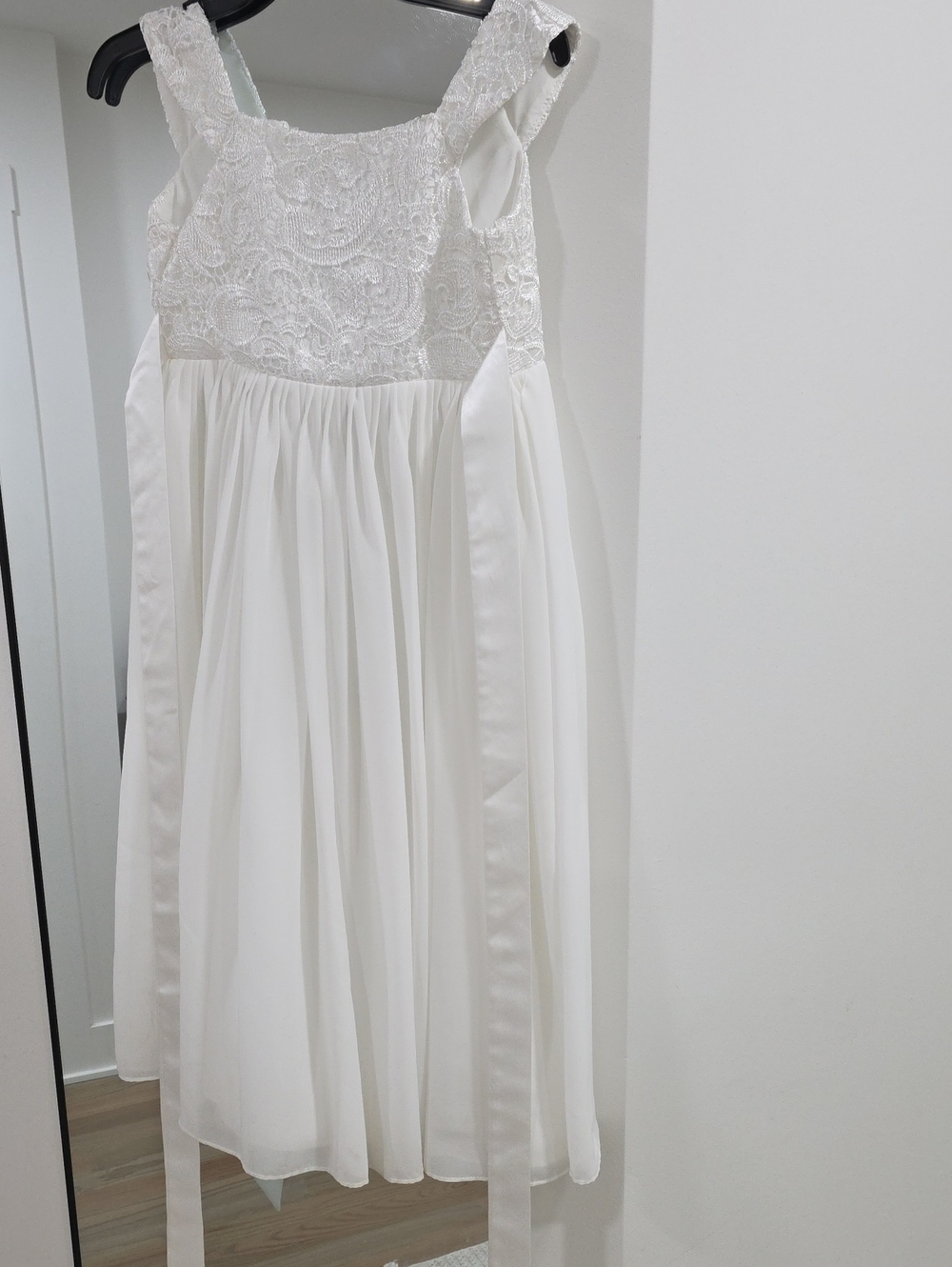 White Lace Bodice Chiffon Flower Girl Dress